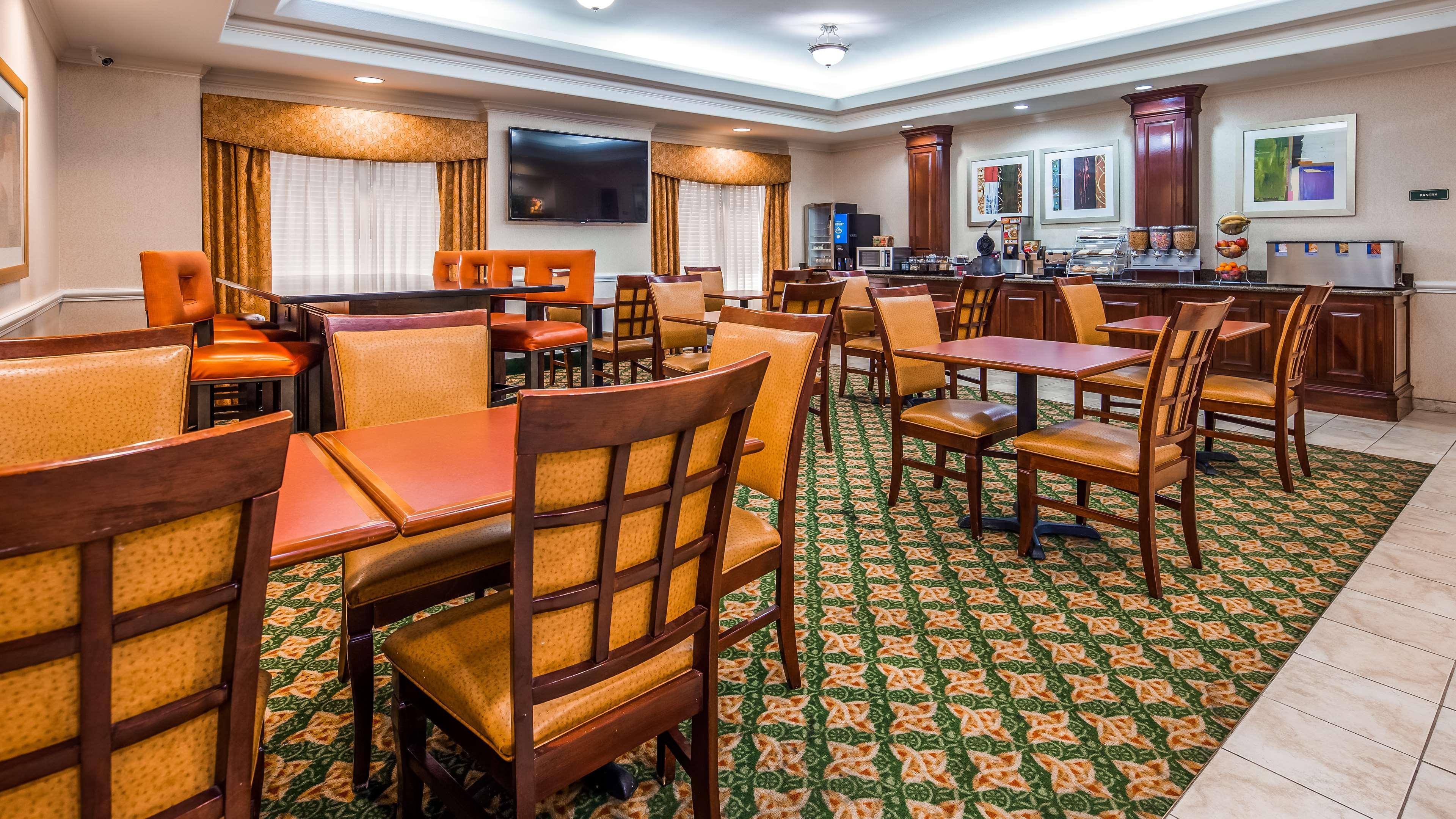 Western Inn&suites