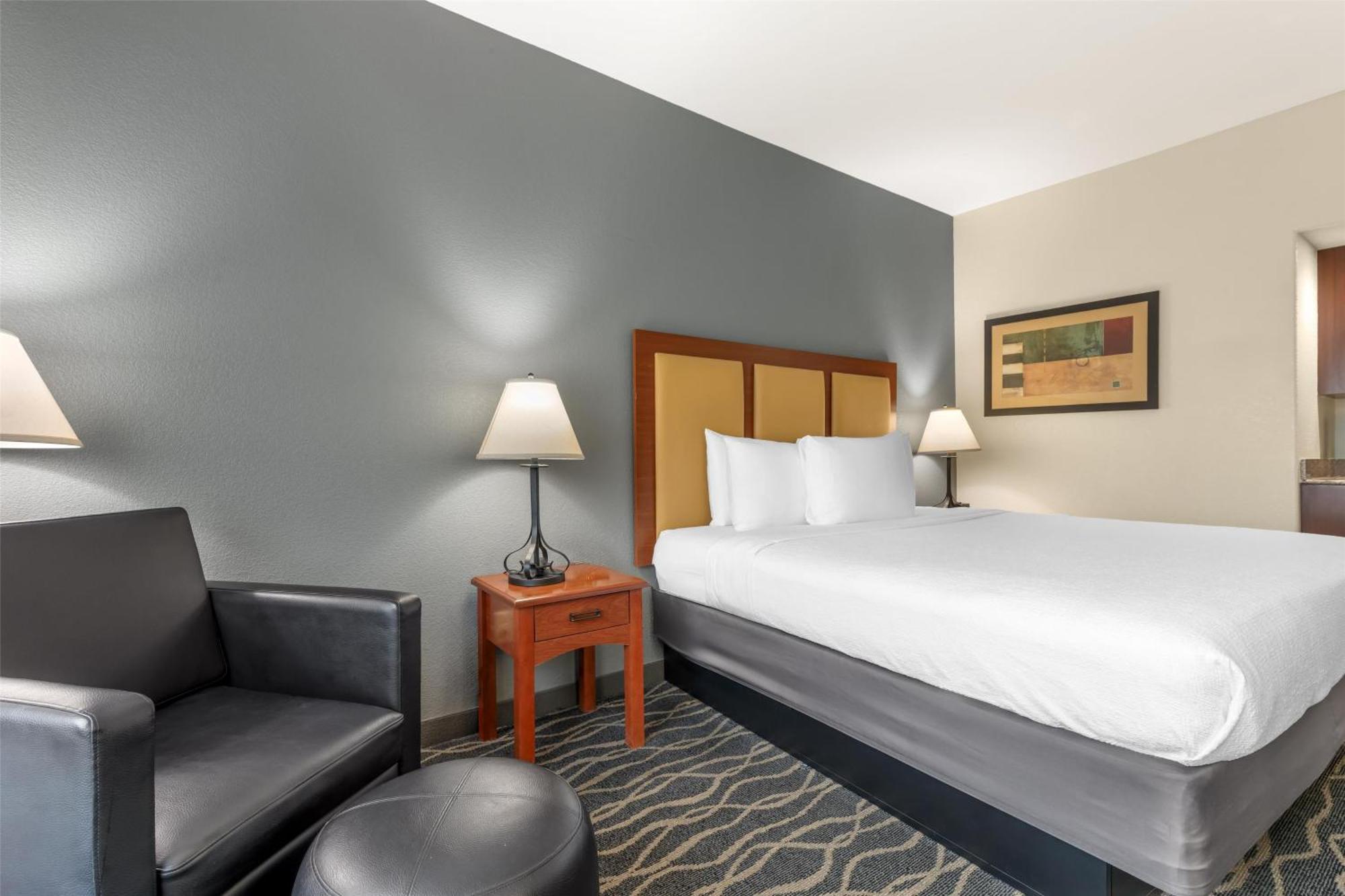 Western Inn&suites Waxahachie