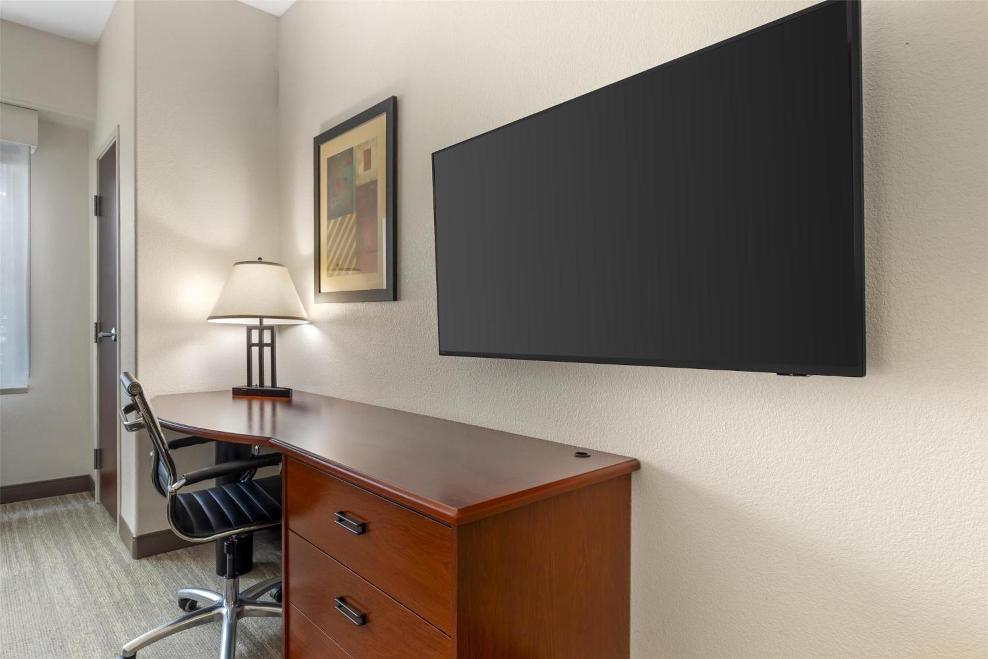 Western Inn&suites